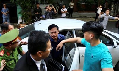 Xét xử ông Nguyễn Hữu Linh tội dâm ô: Gia đình bị hại tiếp tục vắng mặt tại tòa