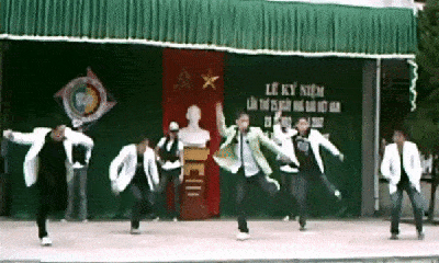 Siêu phẩm nhảy hiện đại của nhóm học sinh trên nền nhạc “Tuyết yêu thương” bất ngờ sốt trở lại