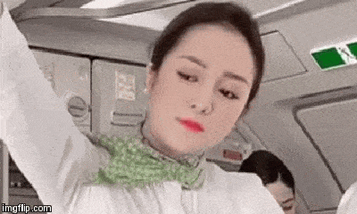 Video: Clip quay lén nữ tiếp viên xinh đẹp trên máy bay khiến dân mạng xuýt xoa