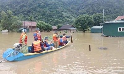 Quảng Bình: 2.945 ngôi nhà bị ngập sâu, tăng cường tối đa lực lượng ứng cứu người dân vùng 
