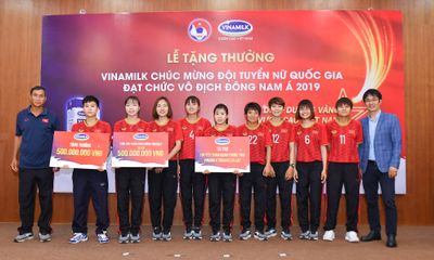 Vinamilk trao thưởng chúc mừng đội tuyển bóng đá nữ quốc gia vô địch Đông Nam Á 2019 