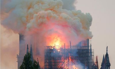 Paris nhiễm độc chì sau vụ cháy Nhà thờ Đức Bà, người dân hoang mang lo sợ