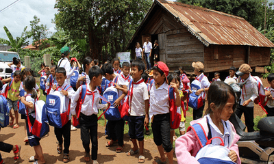 Bình Tây trao gửi trung thu tới các nhà văn hóa cộng đồng tỉnh Đắk lắk