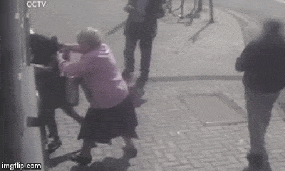 Video: Cụ bà 81 tuổi bất ngờ nổi tiếng vì dũng cảm đánh tên cướp chạy mất dép