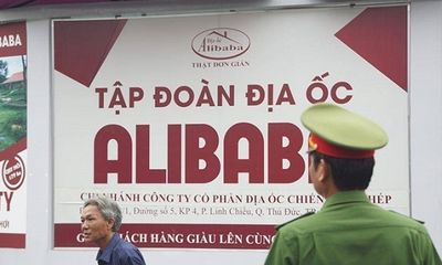 Choáng với lượng tiền mặt, tài liêu công an thu giữ sau buổi khám xét trụ sở địa ốc Alibaba