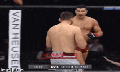 Video: Võ sĩ UFC ra đòn cực mạnh khiến đối thủ ngã ngửa xuống sàn đấu