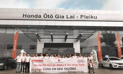 Honda ô tô Gia Lai - Pleiku chia sẻ yêu thương cùng các em học sinh khó khăn trên địa bàn