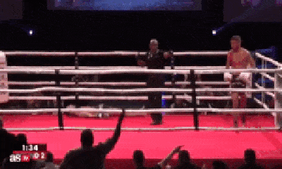 Video: Võ sĩ hóa kickboxing “thây ma” sau khi dính đòn knock-out