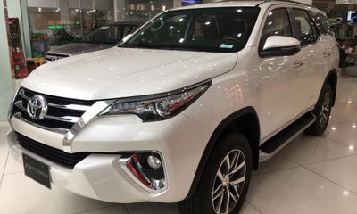 Toyota Fortuner giảm giá ‘kịch sàn’ lên đến 120 triệu vào cuối tháng 9