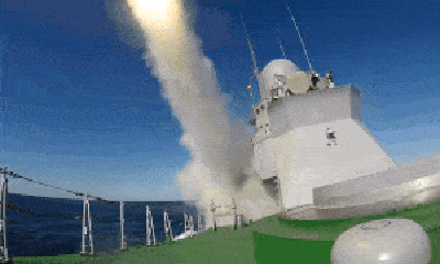 Video: Màn thử vũ khí mới đầy uy lực của tàu hộ vệ tên lửa Smerch Hải quân Nga