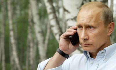 Điều ít biết về chiếc điện thoại di động siêu đặc biệt của Tổng thống Putin