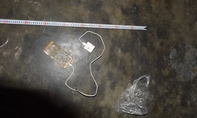 Quảng Ngãi: Nam thanh niên tử vong trên giường vì điện thoại phát nổ lúc sạc pin