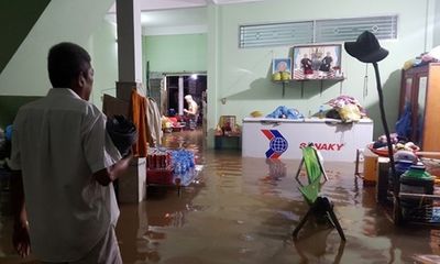 Triều cường dâng cao ở Đồng bằng sông Cửu Long: Nhiều nơi ngập sâu, học sinh nghỉ học