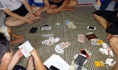 Một thẩm phán ở Bình Phước bị yêu cầu giải trình vì xuất hiện trong clip “tố” đánh bạc