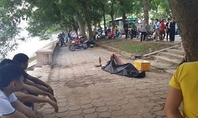 Hà Nội: Tá hỏa phát hiện thi thể nam thanh niên dưới hồ Linh Đàm