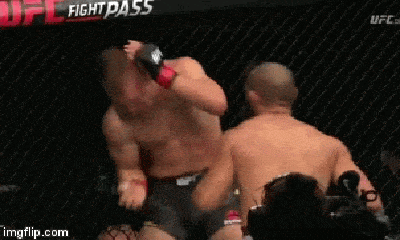 Video: Kẻ lập dị UFC đấm cao thủ judo “biến dạng” mặt