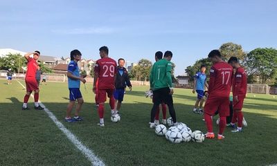 Các cầu thủ Việt Nam gặp khó khăn ngay trong buổi tập đầu tiên ở Indonesia