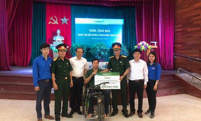 HABECO: Thăm tặng quà tại Trung tâm điều dưỡng thương binh Thuận Thành 