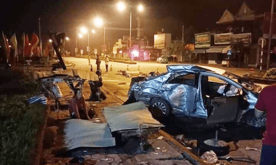 Tai nạn kinh hoàng: Ô tô con tông vào xe khách 3 người tử vong 