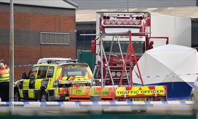 Vụ 39 thi thể trong container ở Anh: Công an lấy mẫu ADN của bố mẹ nghi có con mất tích gửi sang Anh