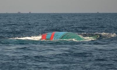 Bình Định: Thuyền thúng bị chìm, tìm kiếm 2 ngư dân mất tích