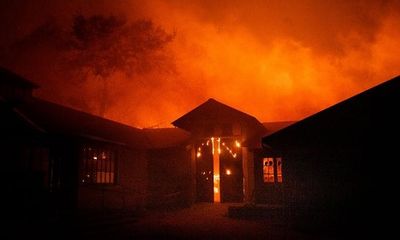 Cháy rừng ở California: Thống đốc bang tuyên bố tình trạng khẩn cấp