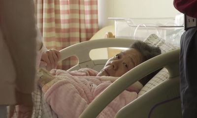 Sản phụ lớn tuổi nhất Trung Quốc sinh con ở tuổi 67