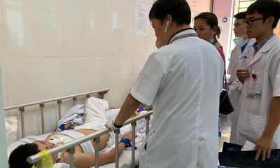 Nam bệnh nhân “ngáo đá” túm tóc, lên gối đánh nữ điều dưỡng mang thai 4 tháng