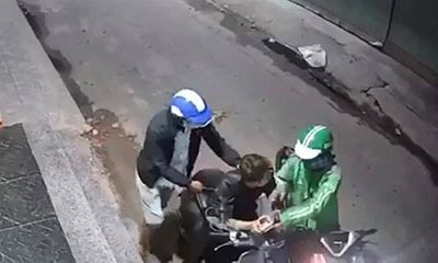 TP.HCM: Truy tìm tài xế mặc áo Grab dùng dao cướp xe máy táo tợn trong đêm