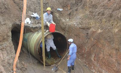 Đường ống dẫn nước sạch sông Đà lại gặp sự cố, 6 vạn dân Hà Nội bị ảnh hưởng