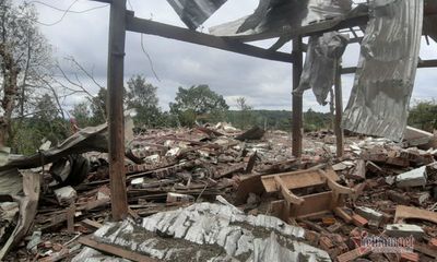 Đắk Nông: Căn nhà trên mỏ đá bay nóc sau tiếng nổ lớn, 2 người thương vong