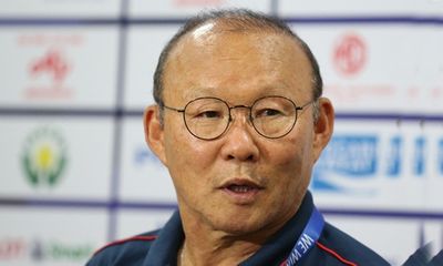 Thầy Park từ chối nói về sai lầm của Văn Toản, lý giải quyết định để Tiến Linh đá lại penalty