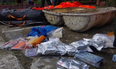 Thừa Thiên Huế: Ngư dân phát hiện vật thể lạ trên biển nghi liên quan đến ma túy trôi dạt