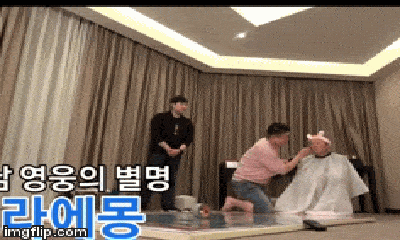 Video: Hài hước cảnh HLV Park Hang-seo bị phạt hóa trang thành thỏ trên gameshow Hàn Quốc