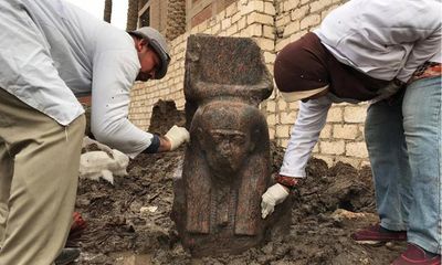 Ai Cập phát hiện tượng bán thân cực hiếm của Pharaoh Ramesses II