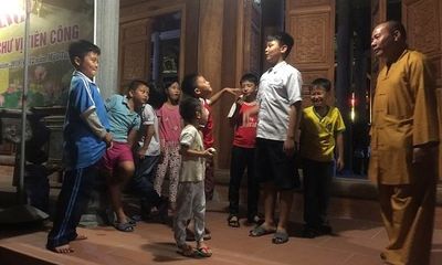 Người cha nuôi xuất gia của 11 đứa trẻ bị bỏ rơi
