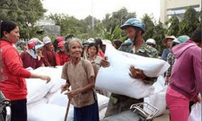Xuất gạo hỗ trợ đến người dân vùng khó khăn trước Tết Nguyên đán Canh Tý