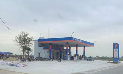 Hải Hậu - Nam Định: Cửa hàng xăng dầu không phép ngang nhiên tồn tại, chính quyền biết nhưng chưa xử lý?