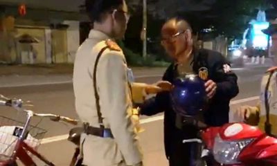 Hà Tĩnh: Người đàn ông say rượu đi xe đạp bị phạt 500 nghìn đồng