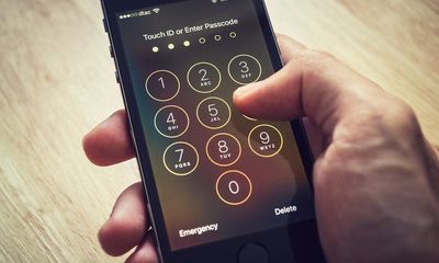 FBI nhờ Apple mở khóa iPhone của nghi phạm trong vụ nổ súng