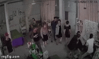 Video: Gần chục người xông vào đánh hội đồng nữ chủ tiệm spa ở Tây Ninh