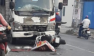 TP.HCM: Va chạm với xe tải, một người đàn ông ngoại quốc tử vong tại chỗ