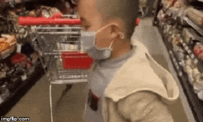 Video: Cậu học sinh quẩy tưng bừng trong siêu thị khi được thông báo nghỉ học 1 tuần 