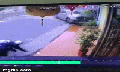 Video: Kinh hoàng trước cảnh ô tô mất lái lao thẳng vào nhà dân, 1 người tử vong
