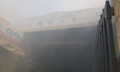 Bình Dương: Xưởng cơ khí cháy lớn giữa trưa, công nhân hoảng hốt tháo chạy