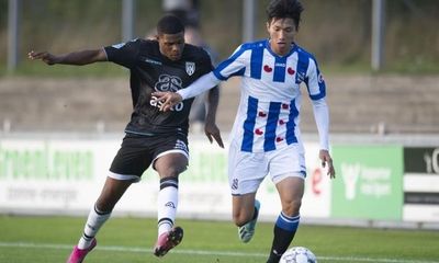 HLV Heerenveen hứa cho cầu thủ trẻ thi đấu, cơ hội nào cho Đoàn Văn Hậu?