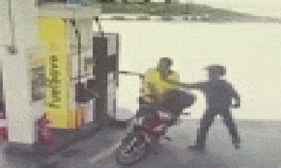 Video: Tên cướp giật dây chuyển khi tài xế đang đổ xăng