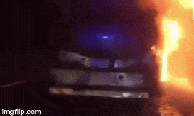 Video: Khoảnh khắc xe bồn chở 12.000 lít xăng bất ngờ bốc cháy ngùn ngụt