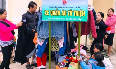 Xe quần áo từ thiện ấm áp ở Quảng Nam
