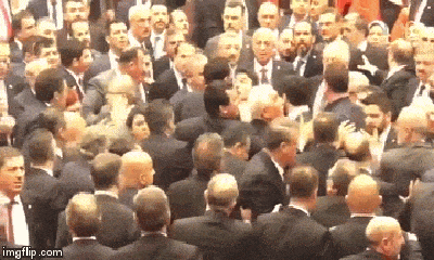 Video: Tranh cãi vì Syria, các nghị sĩ Thổ Nhĩ Kỳ ẩu đã ngay giữa quốc hội
